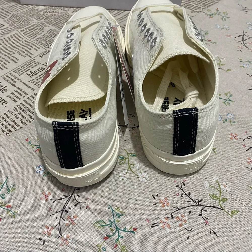 Comme des Garcons PLAY x Converse Low Top Sneakers - Picture 7 of 10